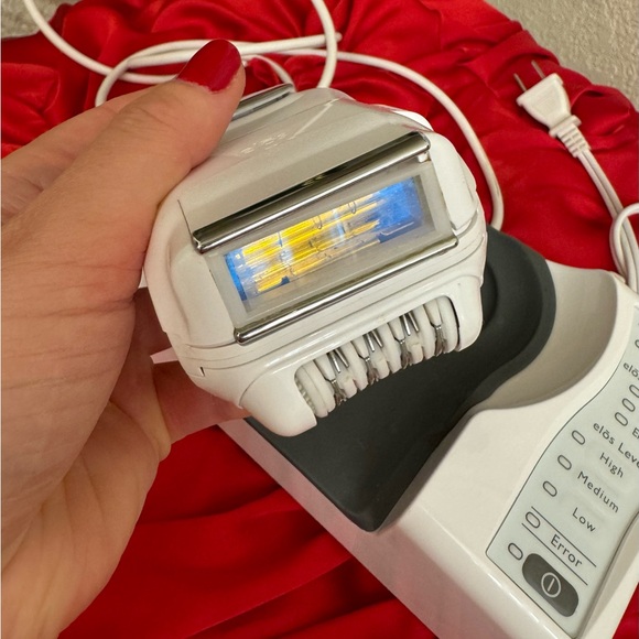 ME Smooth Permanent Hair Reduction lluminage
Beauty Elos Tech HU-CO00341 - Picture 11 of 12